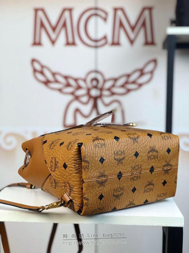MCM雙肩包 原單 5922 2019新款 Essential兩用包 頂部邊緣抽繩設計 正面翻蓋 MCM女背包  mdmc1440